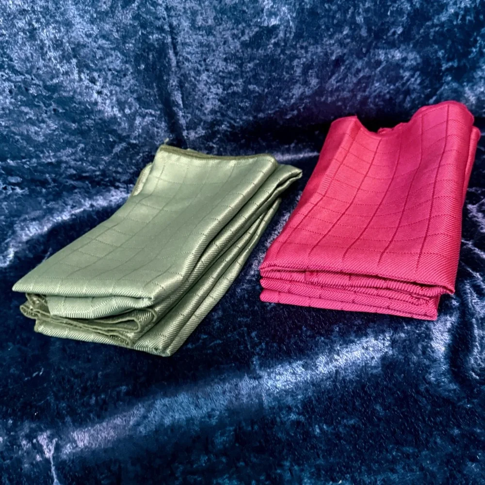 (8) Holiday Napkins - 4 Red/4 Green  - Muted Tones 16